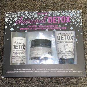 Skip the Spa Charcoal Detox Cleansing Set